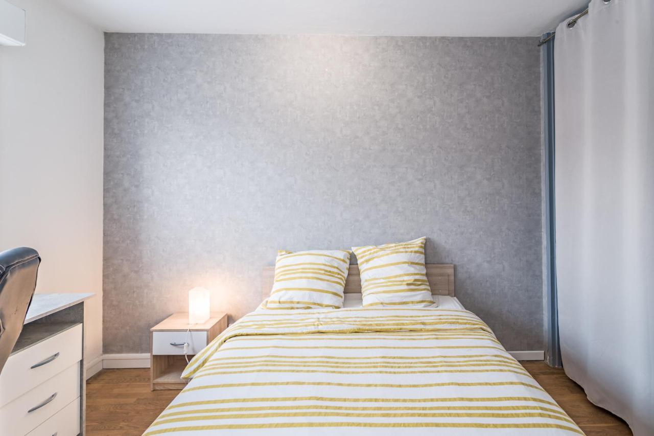 Spacieux Appartement - 6 Personnes - Parking Gratuit Saint-André-les-Vergers Екстериор снимка